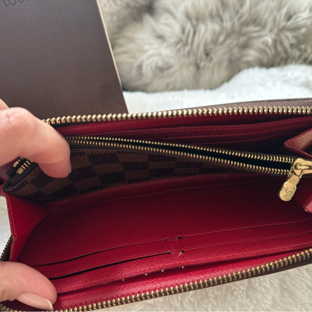 !!SOLD!!Louis Vuitton Damier Clemence Wallet - Picture 8 of 10